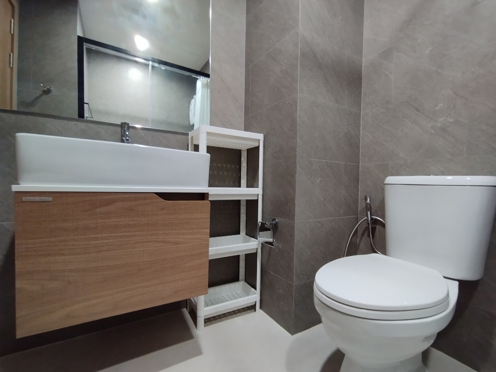 ขายห้องสตูดิโอ The Livin Ramkhamhaeng ขนาด 22.94 ตรม. ชั้น 10 วิวสระแนวยาว สวยสุดๆ ระเบียงทิศเหนือ เ