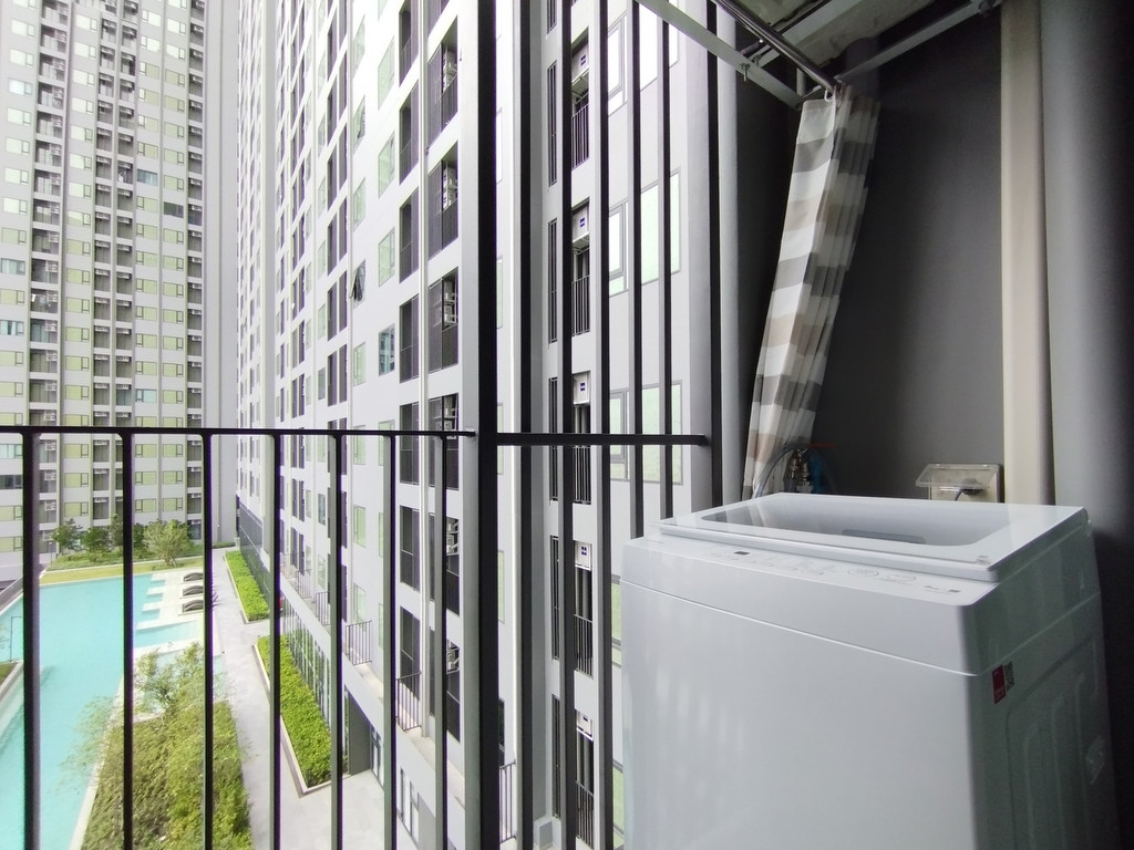 ขายห้องสตูดิโอ The Livin Ramkhamhaeng ขนาด 22.94 ตรม. ชั้น 10 วิวสระแนวยาว สวยสุดๆ ระเบียงทิศเหนือ เ