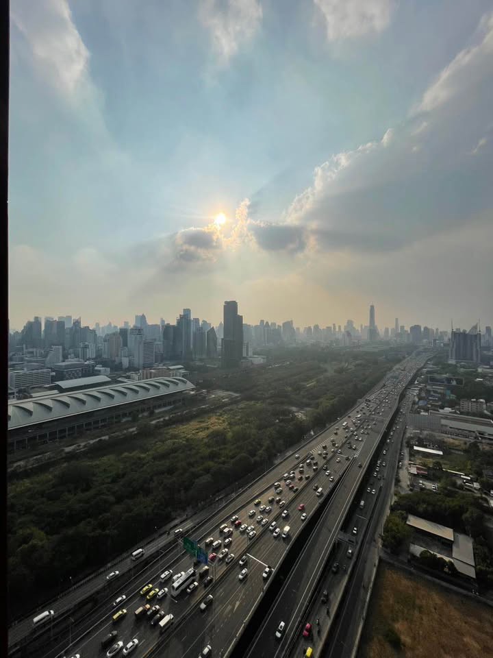 Life Asoke Hype, Rama 9
