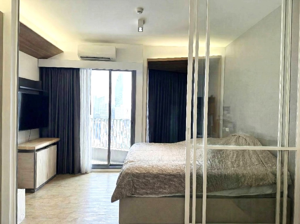 ขายคอนโด Triple Y Residence เชื่อมติดสามย่านมิตรทาว์น ชั้น 28 ราคาดี เฟอร์ครบ พร้อมอยู่ ใกล้ MRT
