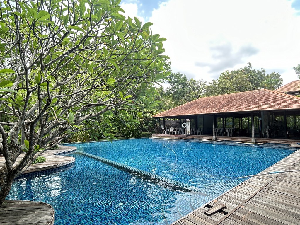ขายบ้านเดี่ยว 2 ชั้น หมู่บ้านร่มไม้ชายคลอง ติดโรงเรียนรุ่งอรุณพุทธบูชา-พระราม2 เพียง 11.50 ล้านบาท