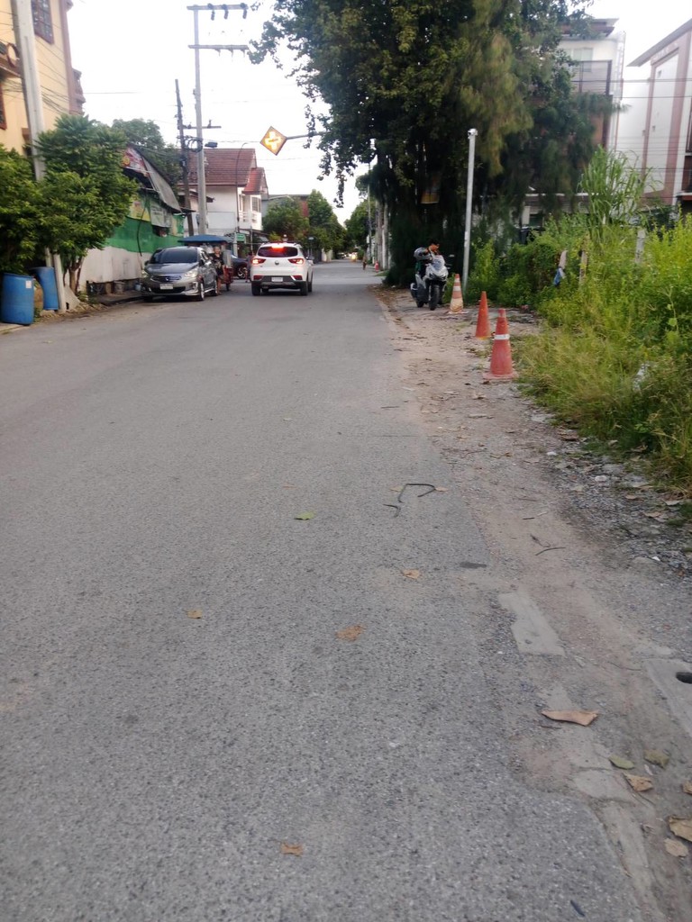 ขายที่ดินทำเลทอง 3-2-77.9 ไร่ แปลงสวยมากนวมินทร์ 70 แยก 3 ใกล้ปากซอยนวมินทร์ 70 สวยๆหน้าซอยร้านหรูเพ