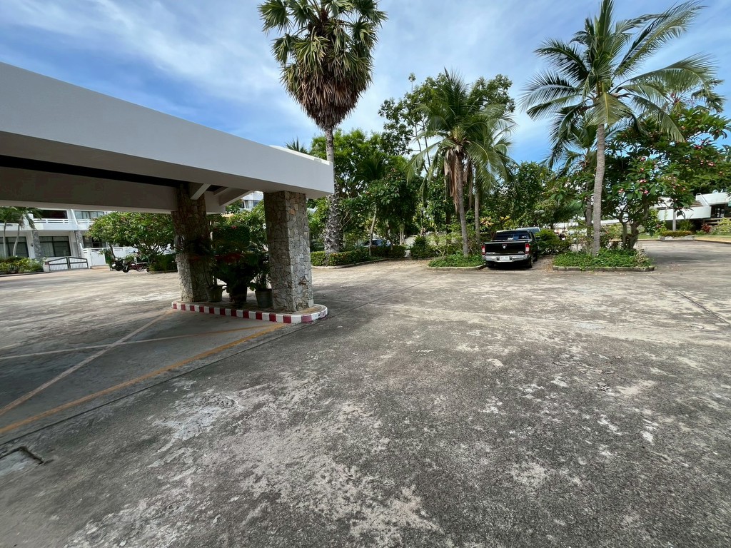 ขายคอนโดหรู แกรนด์ คอนโดเทล พัทยา (Grand Condotel) Pattaya
