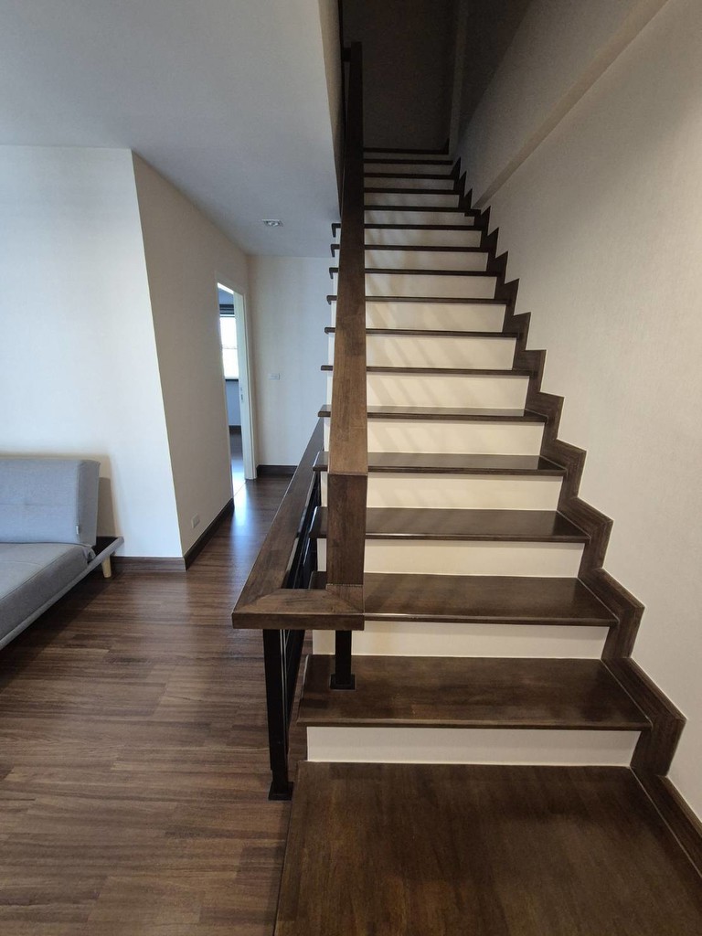 ทาวน์โฮม 3 ชั้น หมู่บ้านชญาดา แอทเวิร์ค ซอยศรีด่าน 22 ตกแต่งครบพร้อมเข้าอยู่