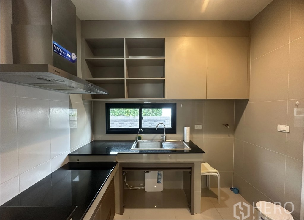 ขายบ้านเดี่ยว 3 ห้องนอน โครงการเศรษฐสิริ วงแหวน-ลำลูกกา (บึงคำพร้อย) ใกล้มอเตอร์เวย์ HRE00945
