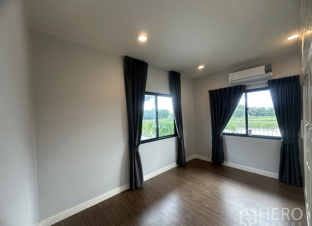 ขายบ้านเดี่ยว 3 ห้องนอน โครงการเศรษฐสิริ วงแหวน-ลำลูกกา (บึงคำพร้อย) ใกล้มอเตอร์เวย์ HRE00945