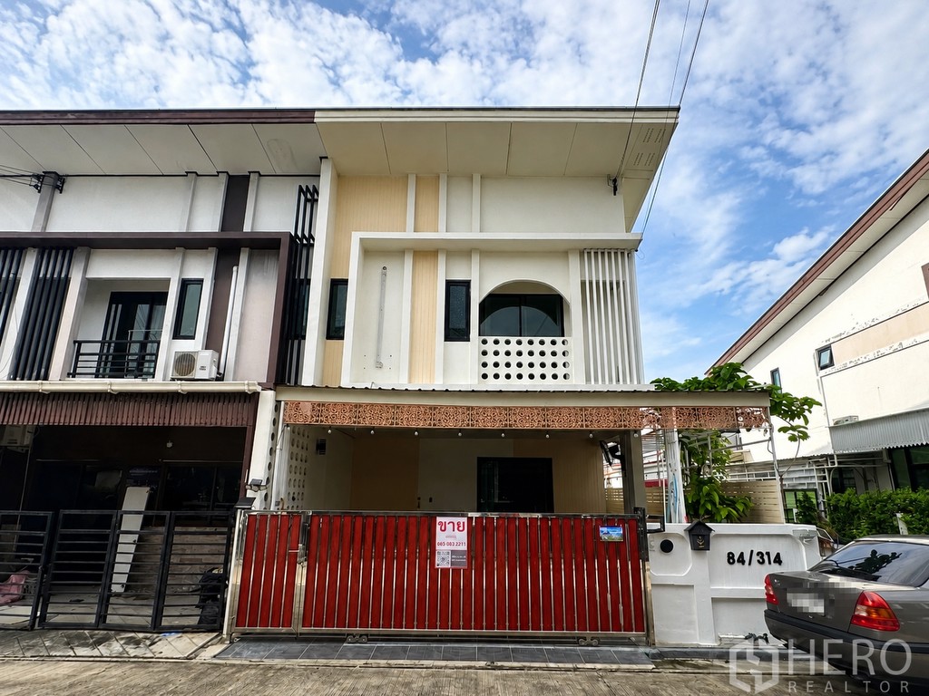ขายทาวน์โฮมโมเดิร์น 4 ห้องนอน พร้อมครัวปิด โครงการบ้านฟ้าปิยรมย์ เทอร์เร่ (เฟส 12) HRE00937