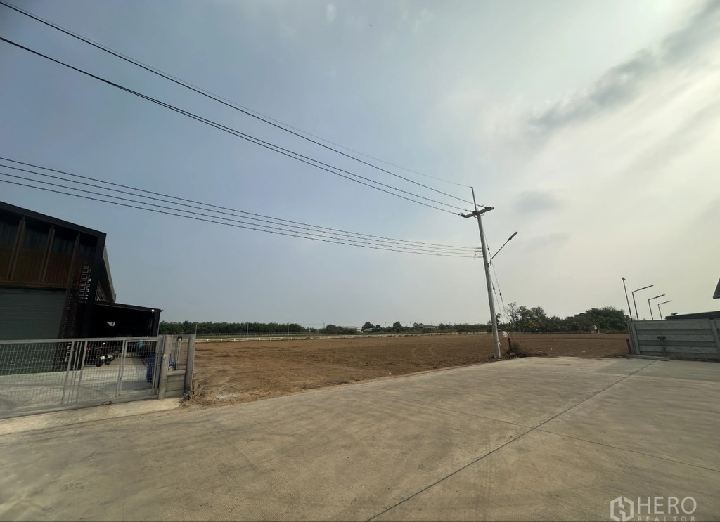 ขายที่ดินผืนใหญ่ 3 ไร่กว่า ลำลูกกา คลอง 9 ปทุมธานี ทำเลทองผังสีเขียว ขอใบอนุญาต รง.4 ได้ HRE00951