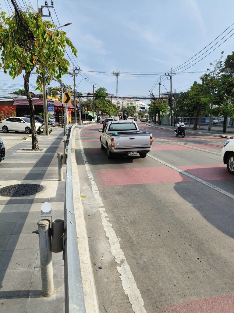 ขายที่ดินเปล่าถมแล้วติดถนนนวลจันทร์ กรุงเทพมหานคร