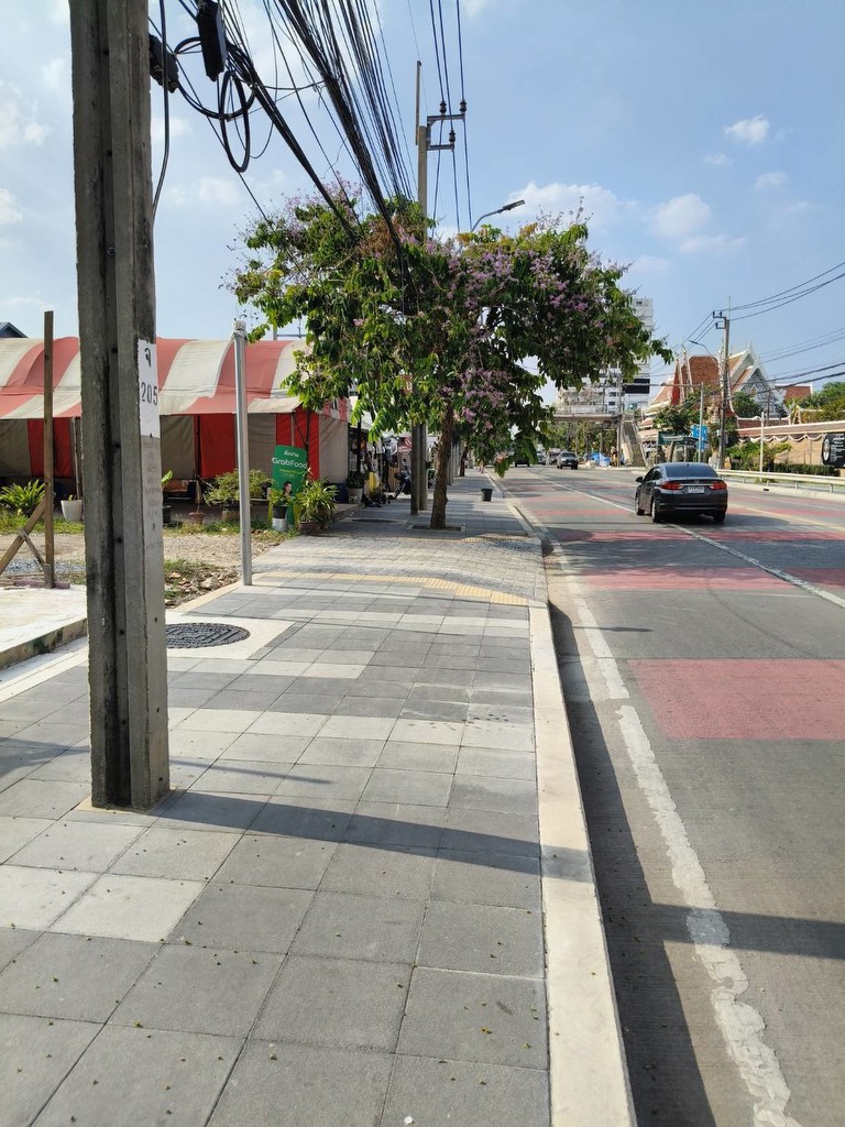 ขายที่ดินเปล่าถมแล้วติดถนนนวลจันทร์ กรุงเทพมหานคร