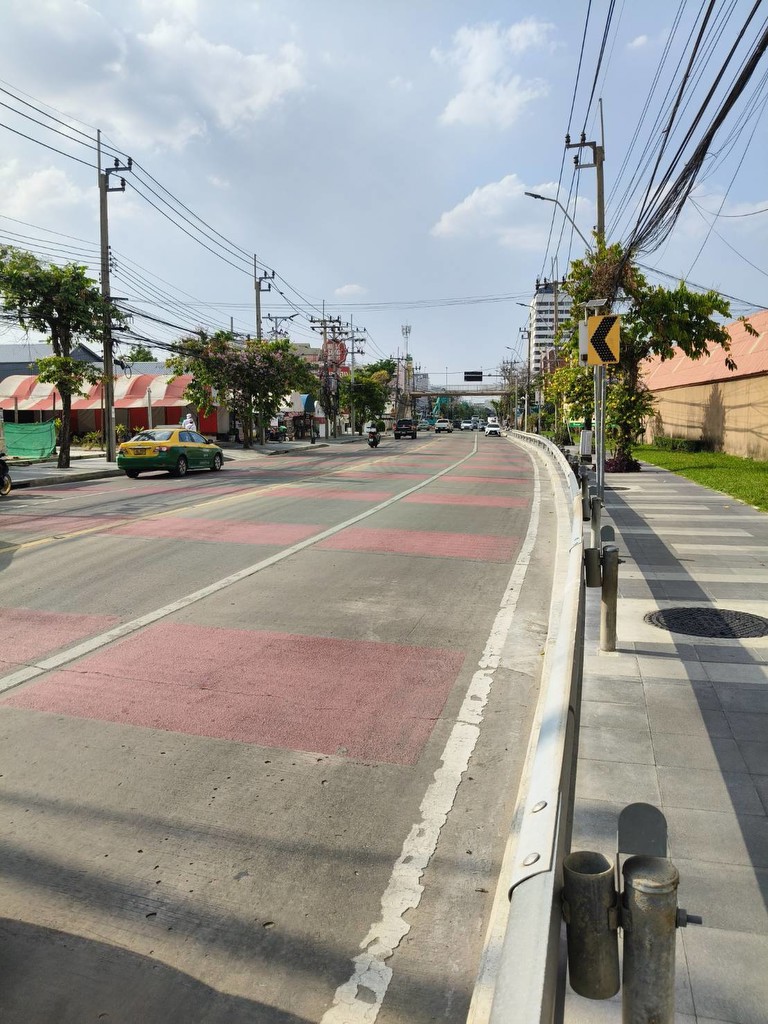 ขายที่ดินเปล่าถมแล้วติดถนนนวลจันทร์ กรุงเทพมหานคร