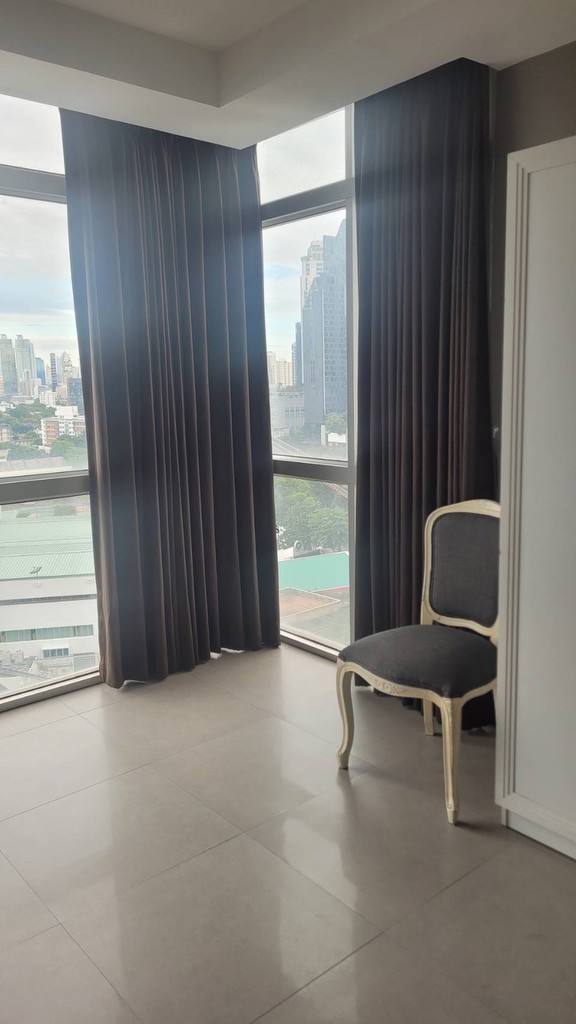 ขายและให้เช่า คอนโด Nusasiri Condo ติดสถานีรถไฟฟ้าเอกมัย, สถานีรถไฟฟ้าเอกมัย