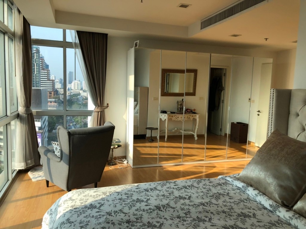 ขายและให้เช่า คอนโด Nusasiri Condo ติดสถานีรถไฟฟ้าเอกมัย, สถานีรถไฟฟ้าเอกมัย