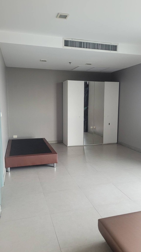 ขายและให้เช่า คอนโด Nusasiri Condo ติดสถานีรถไฟฟ้าเอกมัย, สถานีรถไฟฟ้าเอกมัย