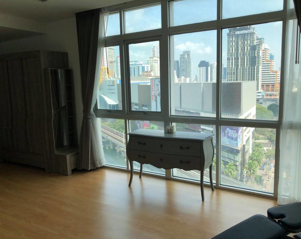 ขายและให้เช่า คอนโด Nusasiri Condo ติดสถานีรถไฟฟ้าเอกมัย, สถานีรถไฟฟ้าเอกมัย