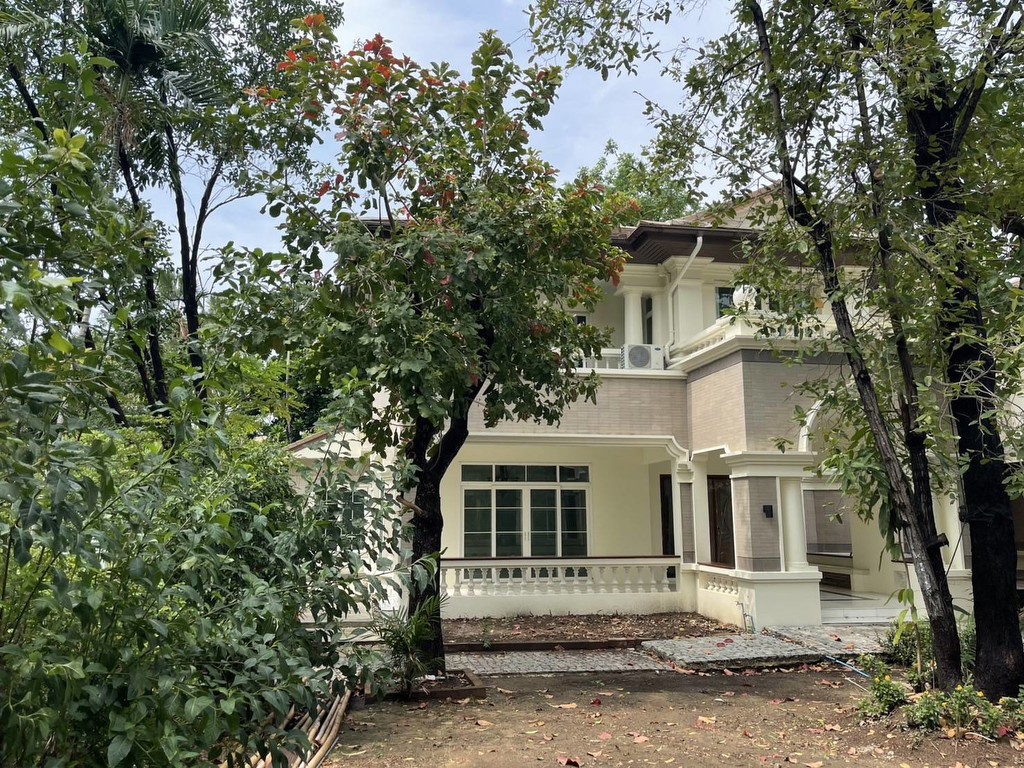 ขายและให้เช่าหมู่บ้านลดาวัลย์ รามอินทรา เป็นหลังไข่แดง อยู่ตรงกลาง สวยที่สุดในโครงการลดาวัลย์