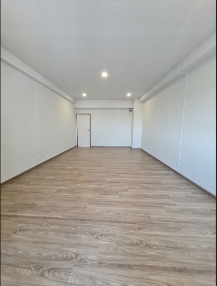ขายคอนโดรีโนเวทแล้ว ติด BTSสะพานใหม่ ห้องใหญ่ 38 ตร.ม.