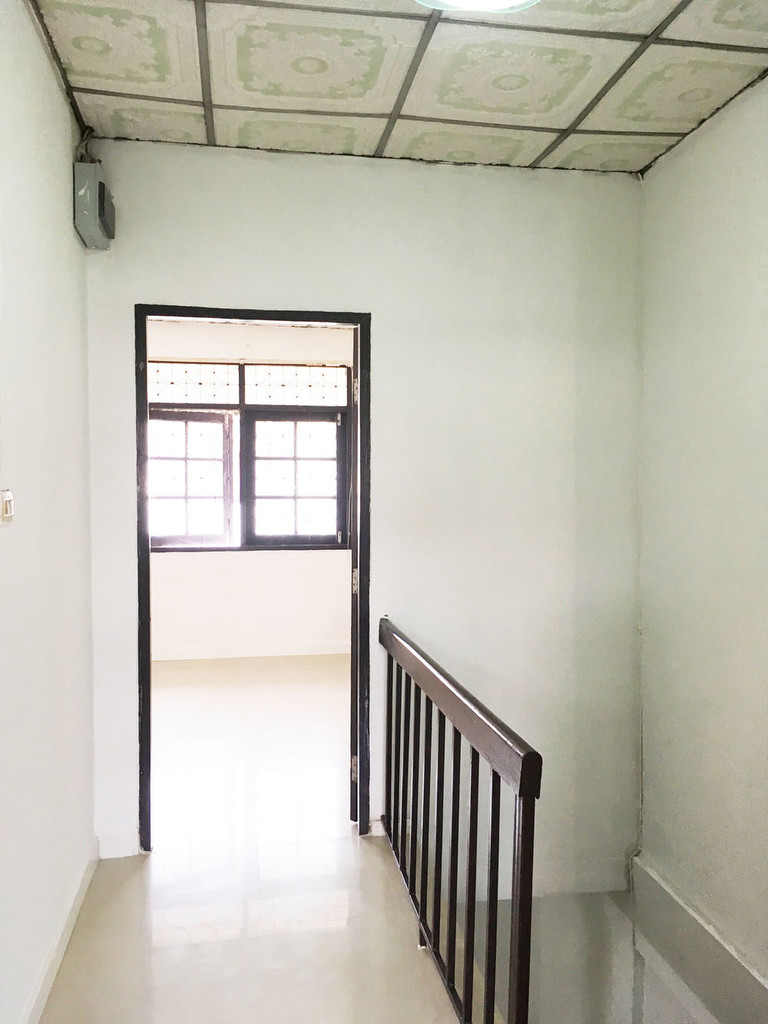 ให้เช่าทาวเฮ้านวมินทร์ 135 32/271 18 ตรว. 2 ชั้น 2 ห้องนอน 2 ห้องน้ำ 1 ห้องครัว แอร์ 3 ตัว 8000 บ.