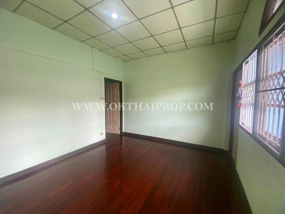 ทาวน์เฮ้าส์ หมู่บ้านจงสุข ถ.กรุงเทพ-นนทบุรี บางซื่อ