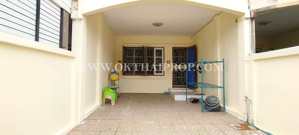 ทาวน์เฮ้าส์ หมู่บ้านลภาวัน11 บางบัวทอง นนทบุรี