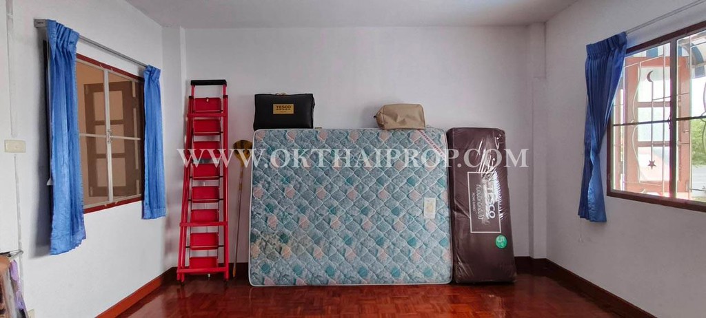 ทาวน์เฮ้าส์ หมู่บ้านลภาวัน11 บางบัวทอง นนทบุรี