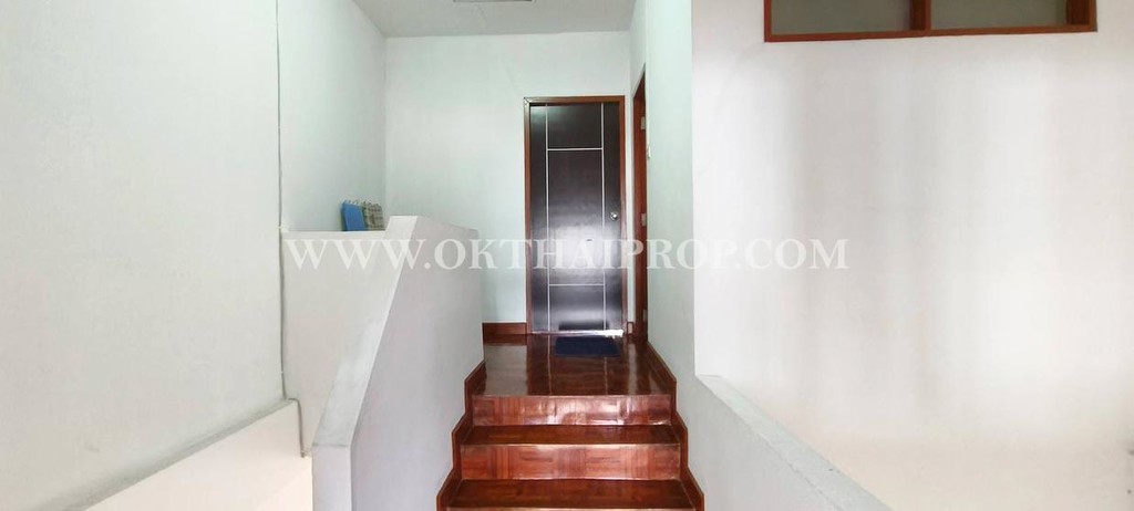 ทาวน์เฮ้าส์ หมู่บ้านลภาวัน11 บางบัวทอง นนทบุรี