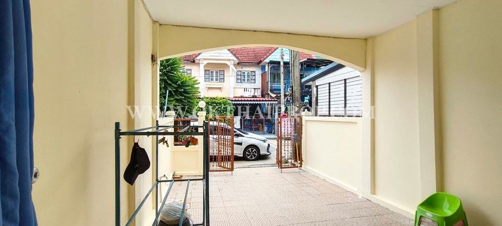 ทาวน์เฮ้าส์ หมู่บ้านลภาวัน11 บางบัวทอง นนทบุรี