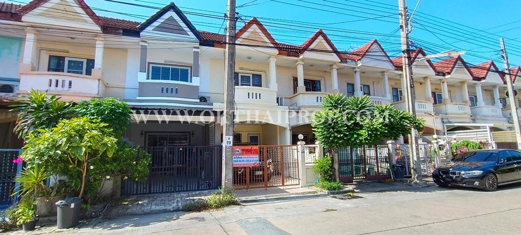 ทาวน์เฮ้าส์ หมู่บ้านลภาวัน11 บางบัวทอง นนทบุรี