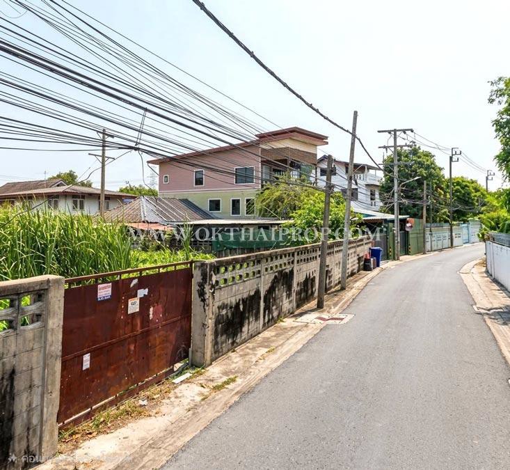 ที่ดินพร้อมสิ่งปลูกสร้างประชาชื่น ใกล้ทางด่วนและรถไฟฟ้า ถนนประชาชื่น (วงศ์สว่าง)