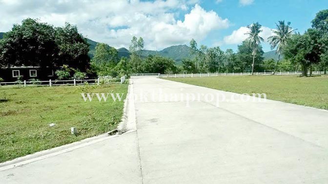 ที่ดินจัดสรรถมแล้ว พุหวายฮิลล์รีสอร์ท อ.ชะอำ จ.เพชรบุรี
