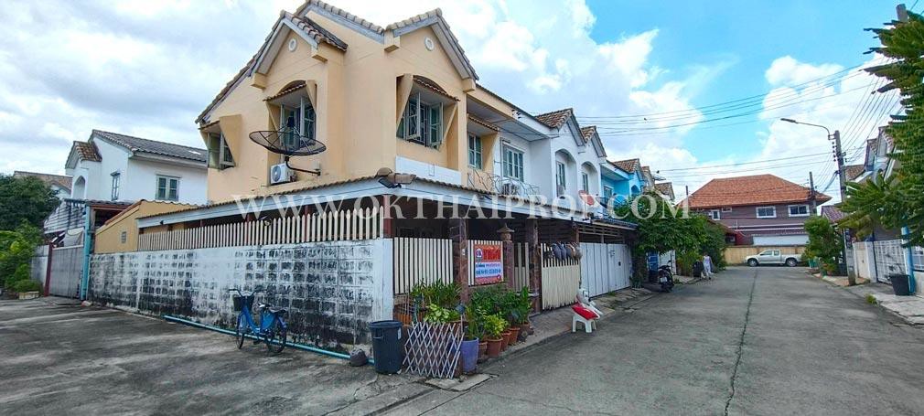 ทาวน์เฮ้าส์ หมู่บ้านบัวทองธานี บางบัวทอง นนทบุรี
