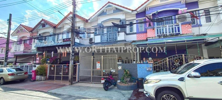 ทาวน์เฮ้าส์ หมู่บ้านสินเพชร ถนนจันทร์ทองเอี่ยม บางบัวทอง