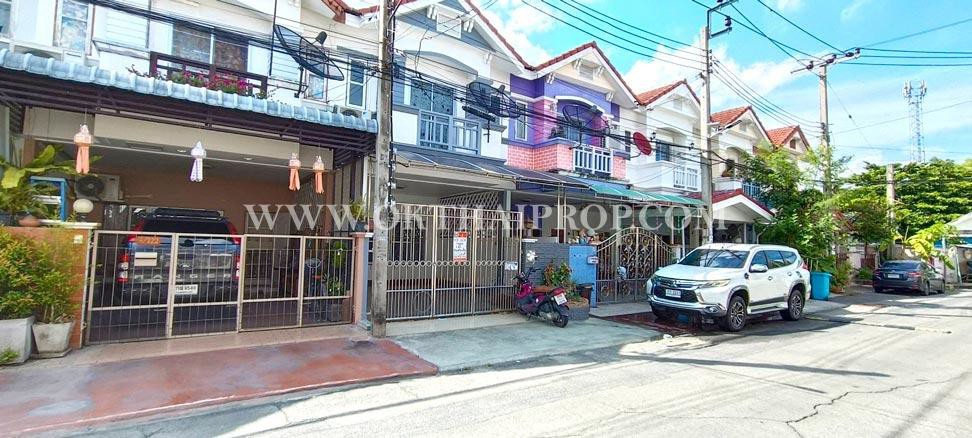 ทาวน์เฮ้าส์ หมู่บ้านสินเพชร ถนนจันทร์ทองเอี่ยม บางบัวทอง