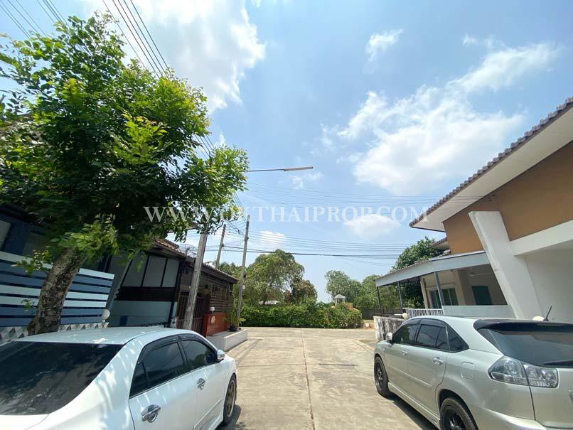 ทาวน์เฮ้าส์ หมู่บ้านกรีนการ์เด้นโฮม คลอง11 ธัญบุรี ปทุมธานี