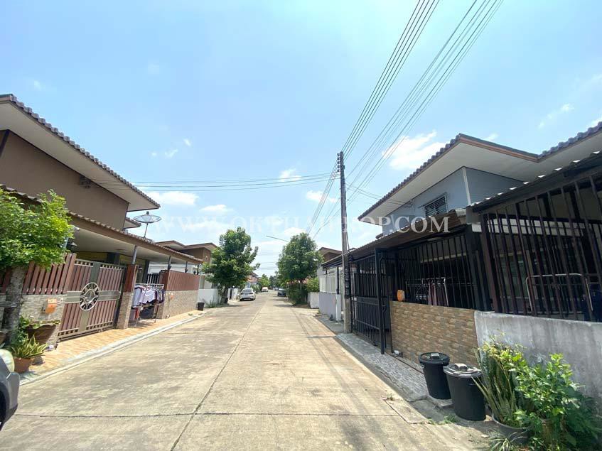 ทาวน์เฮ้าส์ หมู่บ้านกรีนการ์เด้นโฮม คลอง11 ธัญบุรี ปทุมธานี