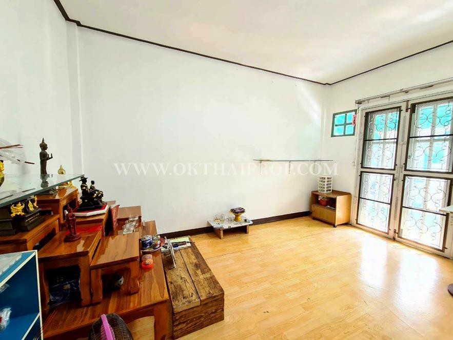 ทาวน์เฮ้าส์ หมู่บ้านสุชา บางบัวทอง ใกล้กับรถไฟฟ้าสายสีม่วง นนทบุรี