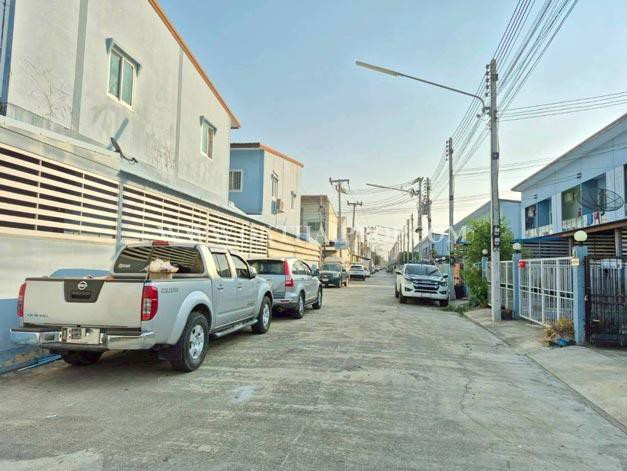 ทาวน์โฮม ฉัตรไพลิน ลาดหลุมแก้ว ปทุมธานี