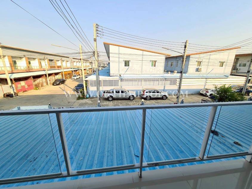ทาวน์โฮม ฉัตรไพลิน ลาดหลุมแก้ว ปทุมธานี