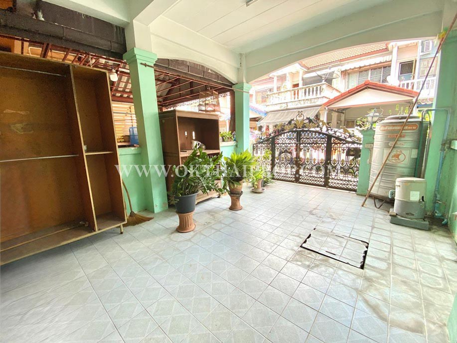 ทาวน์เฮ้าส์ หมู่บ้านเจริญสุข2 (เวฬุวนาราม) ถนนสรงประภา เขตดอนเมือง