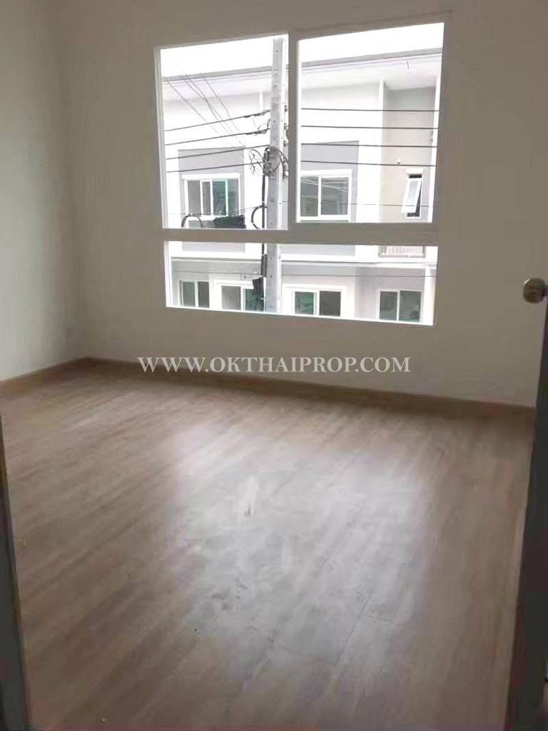 ทาวน์โฮม Casa Waterside Rama 5 (คาซ่า วอเตอร์ไซต์ พระราม 5) ติดถนนใหญ่นครอินทร์