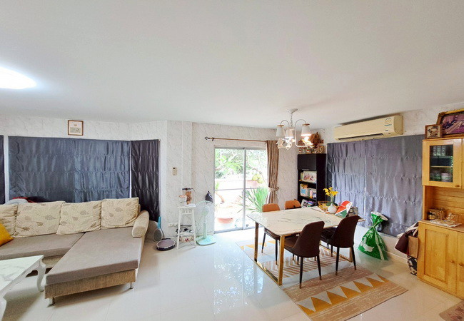 ขายบ้านเดี่ยว หมู่บ้านชลลดา สุวรรณภูมิ ลาดกระบัง 54 เนื้อที่ 56.7 ตร.ว. 2 ชั้น 3 นอน 2 น้ำ