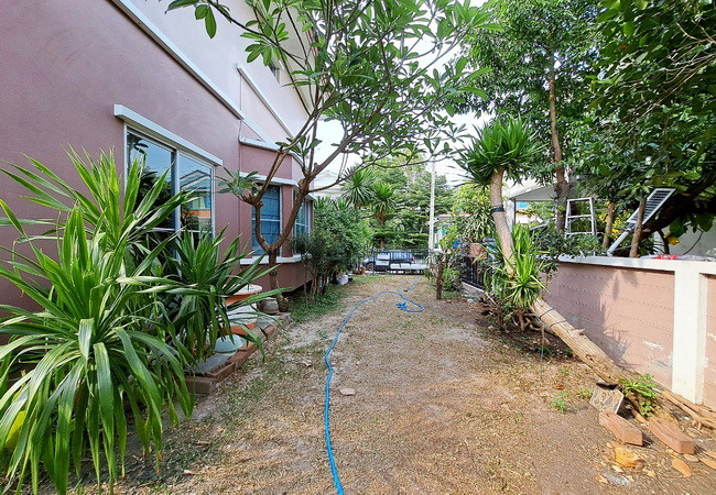 ขายบ้านเดี่ยว หมู่บ้านชลลดา สุวรรณภูมิ ลาดกระบัง 54 เนื้อที่ 56.7 ตร.ว. 2 ชั้น 3 นอน 2 น้ำ