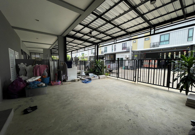 ขายทาวน์เฮ้าส์ หมู่บ้านเดอะโมดิช ราชพฤกษ์-กาญจนาภิเษก เนื้อที่ 22 ตร.ว. 2 ชั้น 4 นอน 3 น้ำ