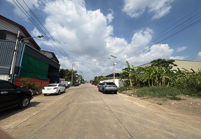 ขายที่ดิน ซอยเทพกุญชร 1 ตำบลคลองหนึ่ง อำเภอคลองหลวง ปทุมธานี เนื้อที่ 108 ตร.ว.