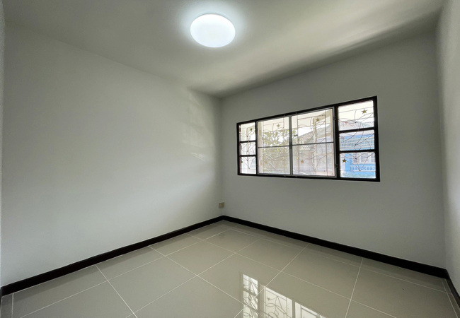 ขายทาวน์เฮ้าส์ หมู่บ้านพฤกษา 14 เอ ซอยวัดลาดปลาดุก เนื้อที่ 18 ตร.ว. 2 ชั้น 3 นอน 2 น้ำ