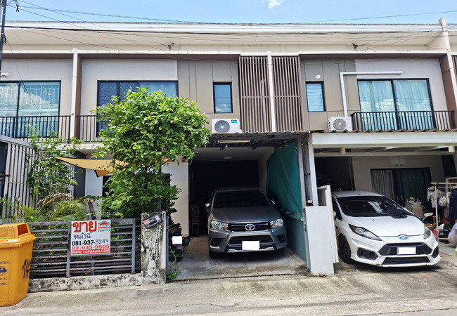 ขายทาวน์เฮ้าส์ หมู่บ้านเดอะคอนเนค สุวรรณภูมิ 3 เนื้อที่ 18.2 ตร.ว. 2 ชั้น 3 นอน 2 น้ำ