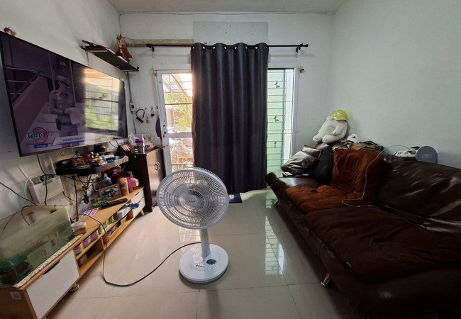 ขายทาวน์เฮ้าส์ หมู่บ้านเดอะคอนเนค สุวรรณภูมิ 3 เนื้อที่ 18.2 ตร.ว. 2 ชั้น 3 นอน 2 น้ำ