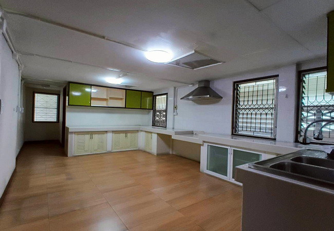 ขายบ้านเดี่ยว ซอยพหลโยธิน 45 จตุจักร กรุงเทพมหานคร เนื้อที่ 51 ตร.ว. 2 ชั้น 7 นอน 4 น้ำ