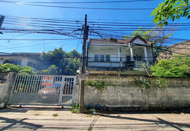 ขายที่ดิน ซอยสุขุมวิท 46 คลองเตย กรุงเทพมหานคร เนื้อที่ 208 ตร.ว. พร้อมสิ่งปลูกสร้าง