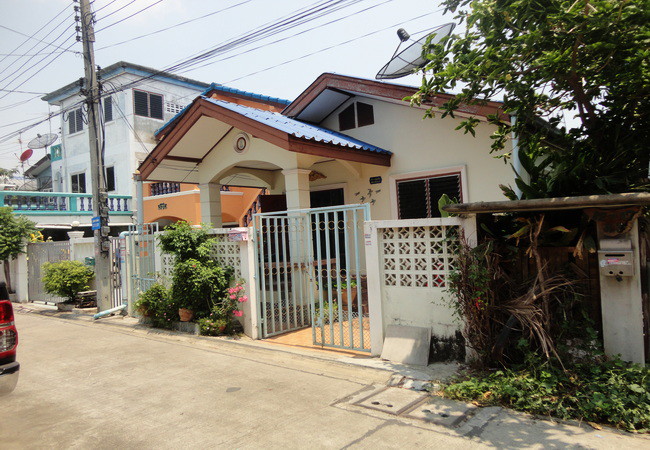 ขายบ้านเดี่ยว หมู่บ้านเปี่ยมเจริญ ขจรวิทย์ เนื้อที่ 39.5 ตร.ว. 1 ชั้น 5 นอน 4 น้ำ